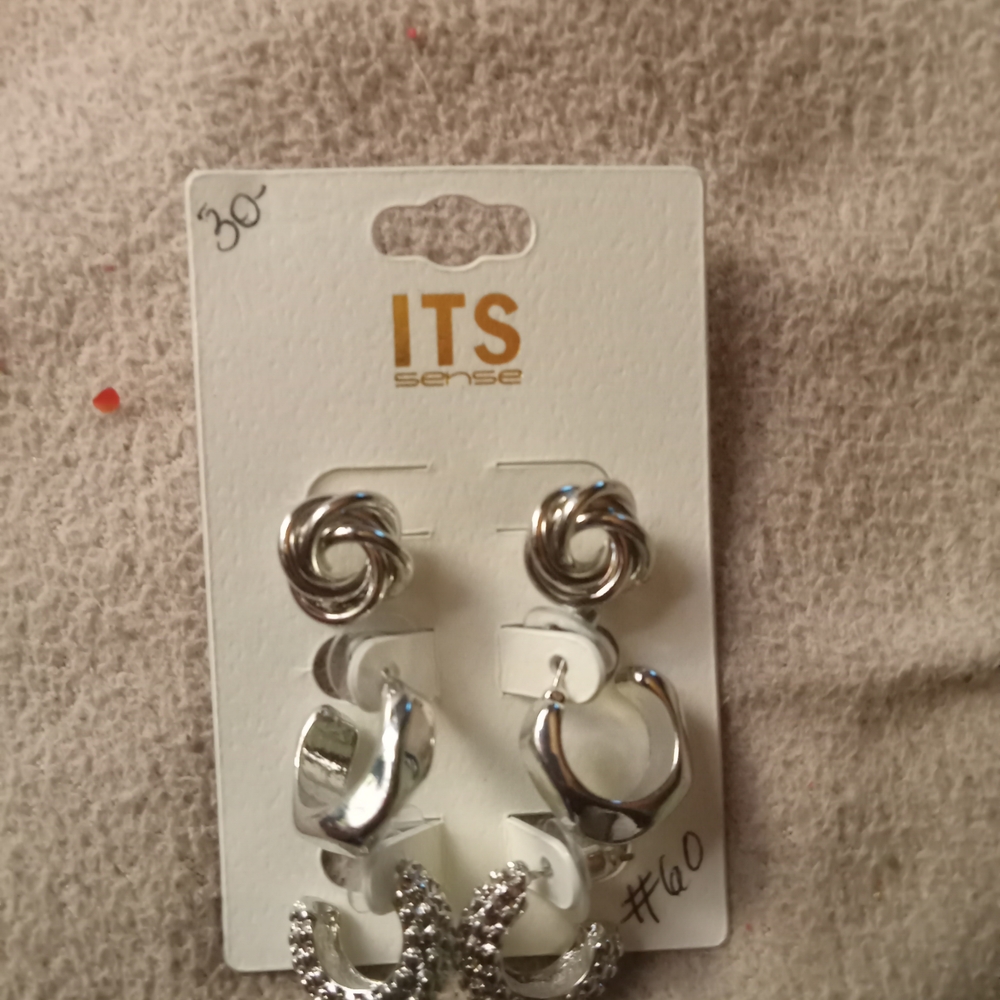 ITS Sense Silver Earrings Set